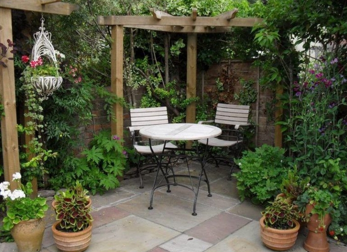 Wie man den perfekten Garten in einem winzigen Raum baut